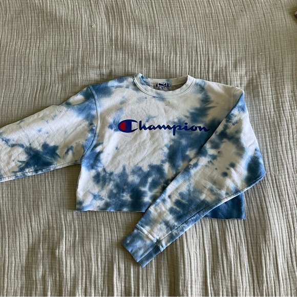 Champion - Blue Tie Dye Cropped Sweatshirt - Picture 2 of 5